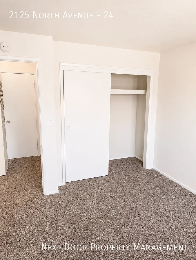 Must see! Controlled access community - Parking On Site - Laundry On Site — Photo 4