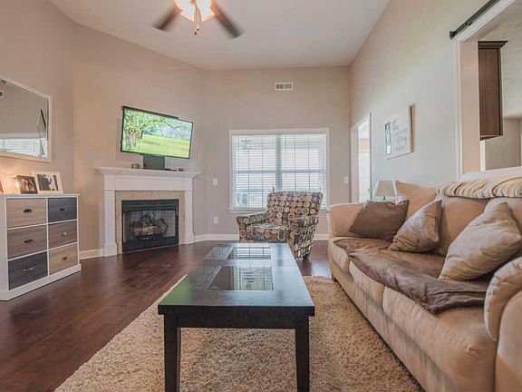 4th image of 2901 Dusenburg Dr