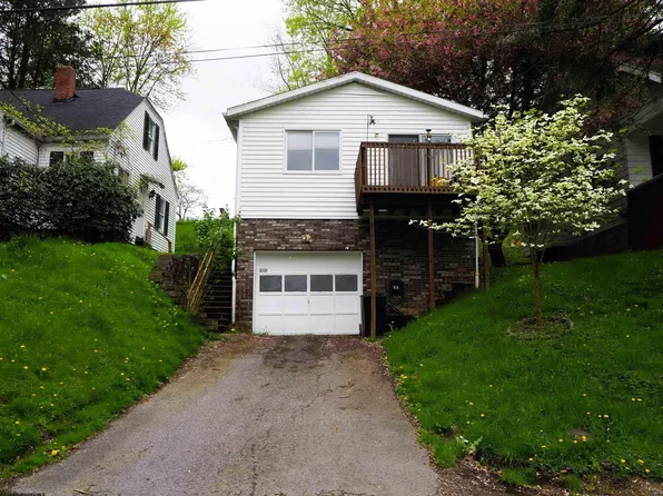 1018 E Brookside Dr, Fairmont, WV 26554