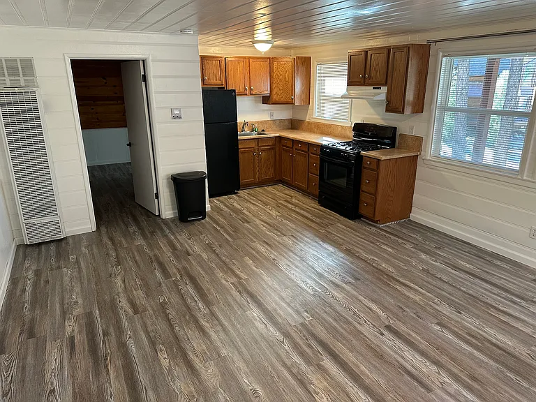 793 Edgemoor Rd #B — Photo 7
