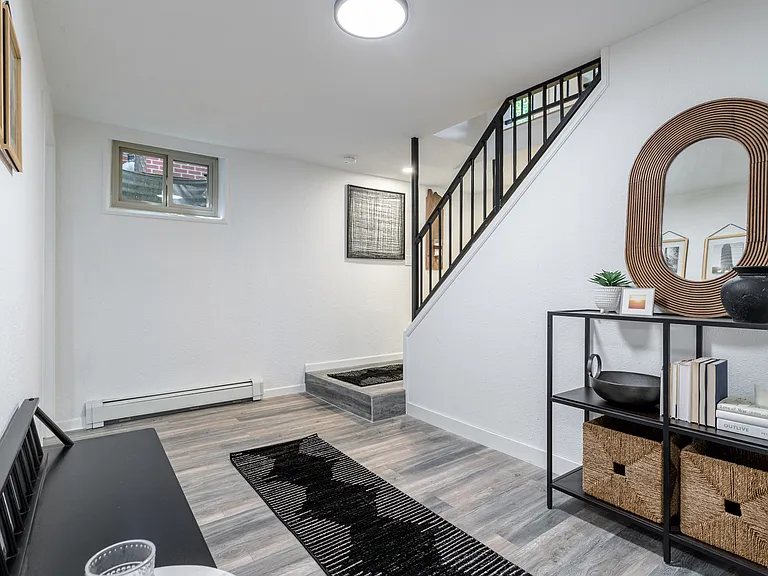 1532 S Grape St — Photo 15
