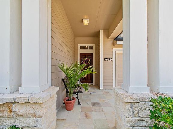 3rd image of 12723 Benton Park Ln