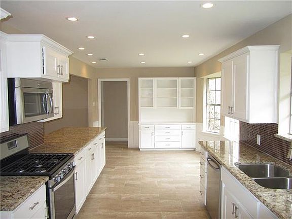4th image of 2307 Perryland Dr