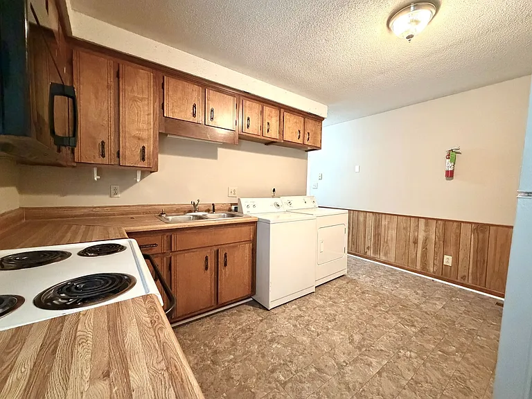 Bancroft Circle Apartments — Photo 31
