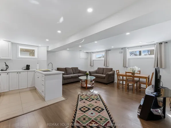 200 Goulding Ave N, Toronto, ON M2R 2P4