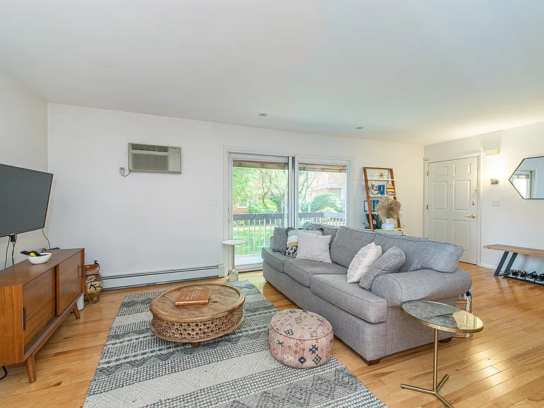 39 Harrison Ave #9 — Photo 2