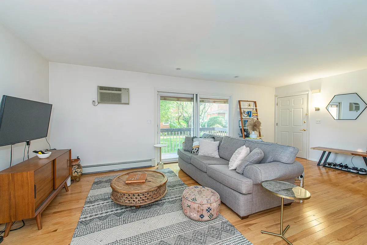 Building Photo - 39 Harrison Ave #9
