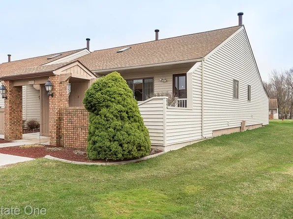 62071 Yorktown Dr Unit 6, South Lyon, MI 48178