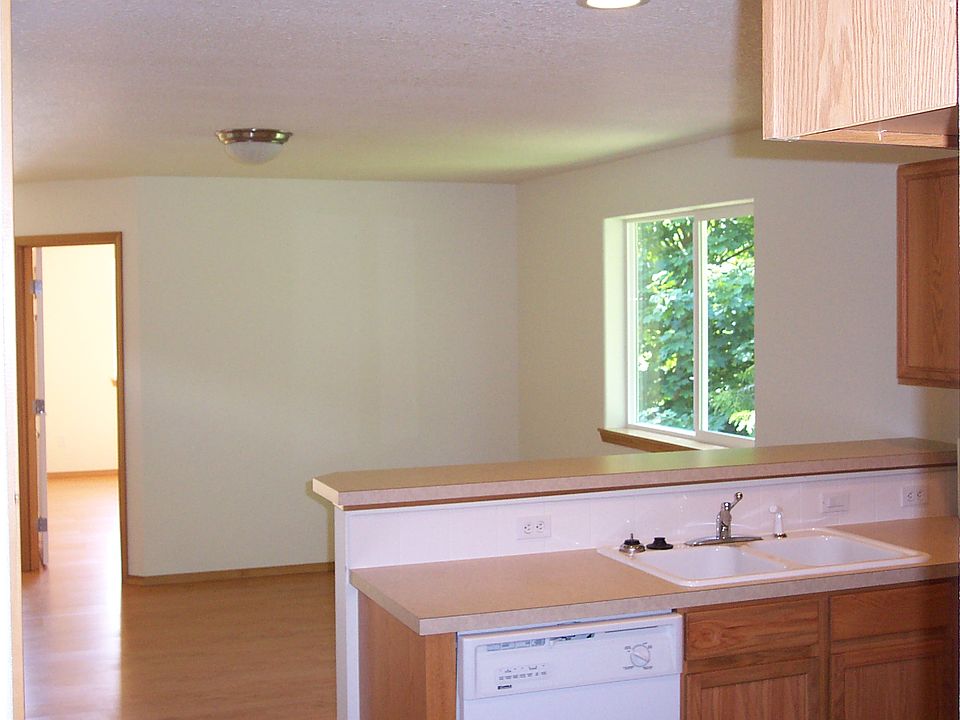2nd image of 528-532 NE 92nd Ave