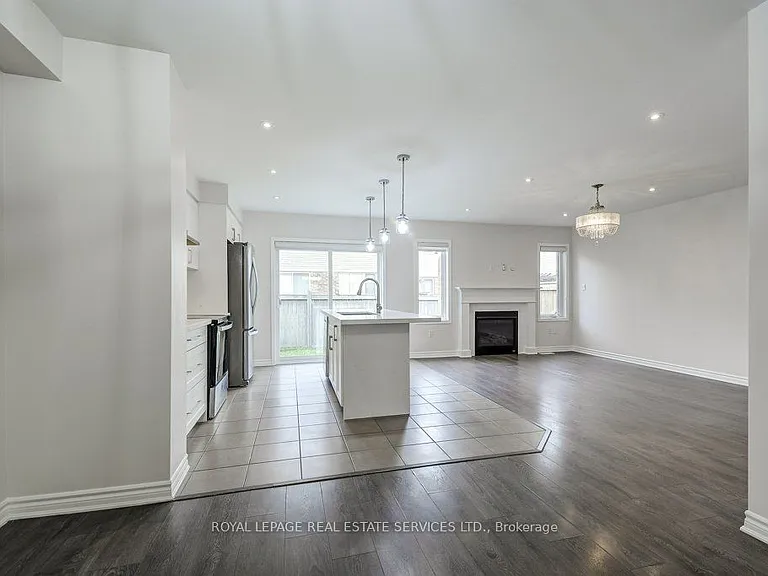 329 Gooding Cres — Photo 8