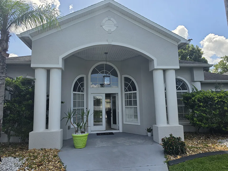 3221 Bay View Ct
