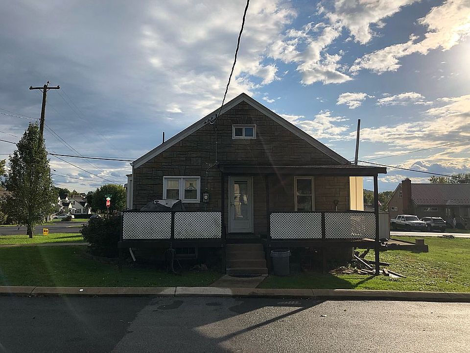 2nd image of 218 Eveningtide Ave