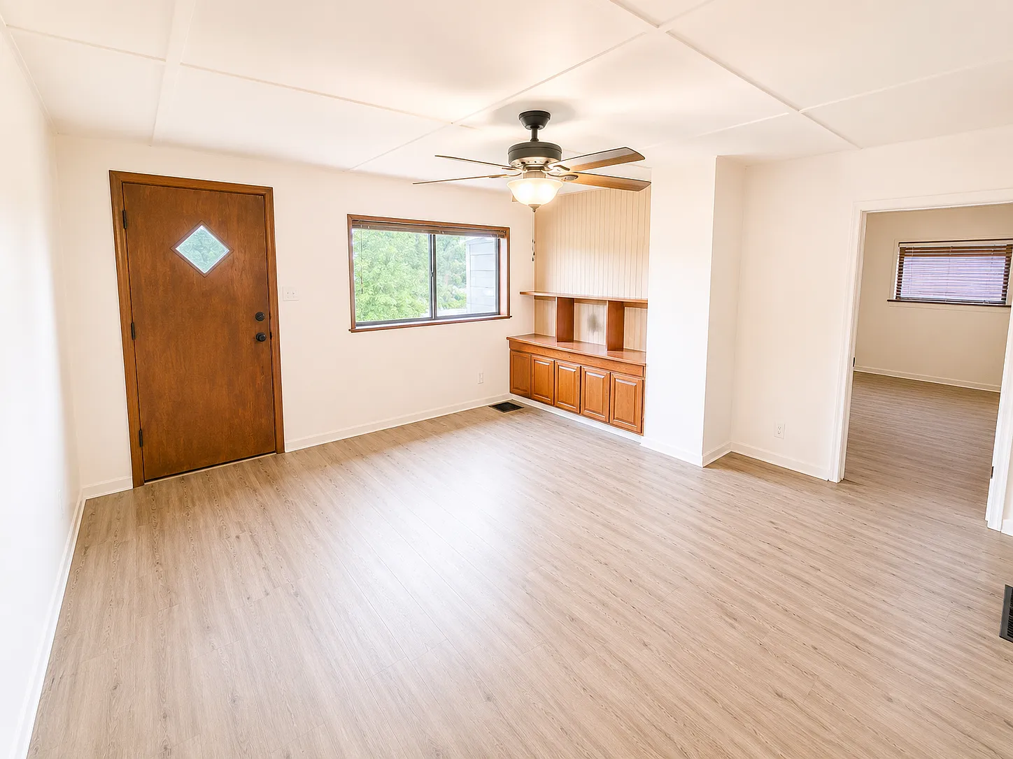2 bed, 942 sqft, $1,150 — Photo 3