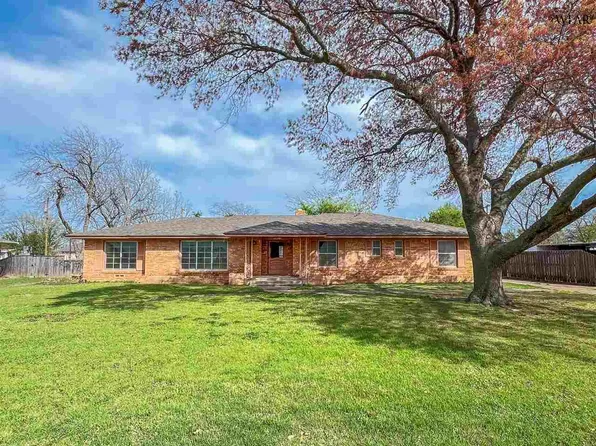 812 S Ash St, Archer City, TX 76351