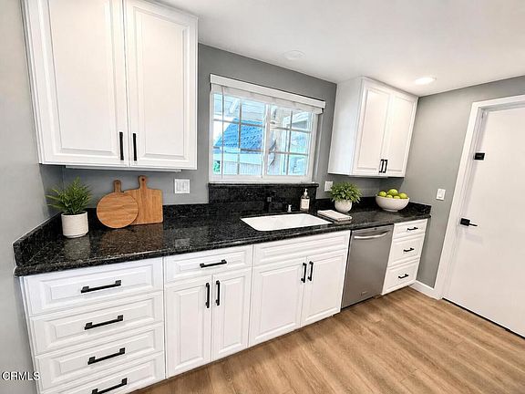 3rd image of 3083 Jessica St