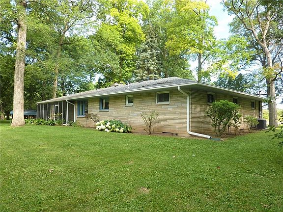 3rd image of 8861 W County Road 550 S