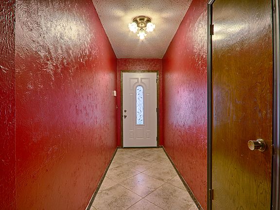 4th image of 1221 SW 96th St