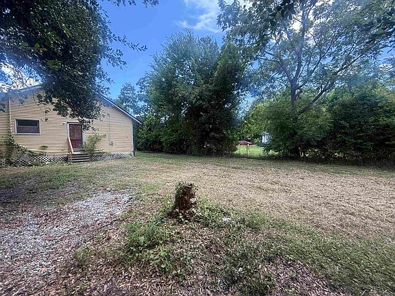 3rd image of 327 Avenue B