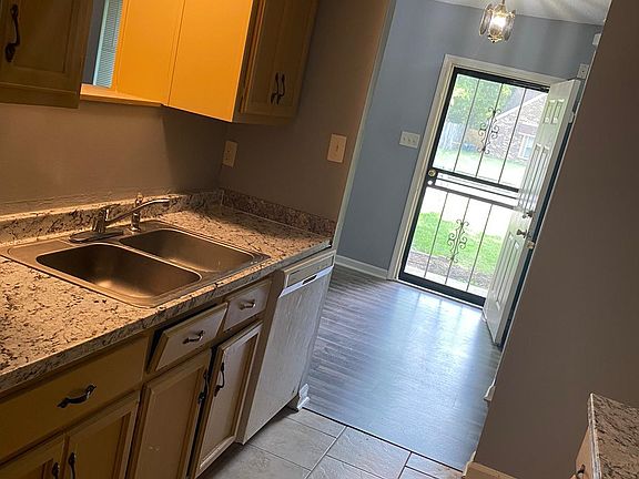 3rd image of 3820 Kennings Dr