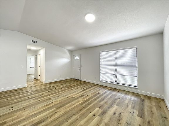 4th image of 2911 SW Lucerne Street