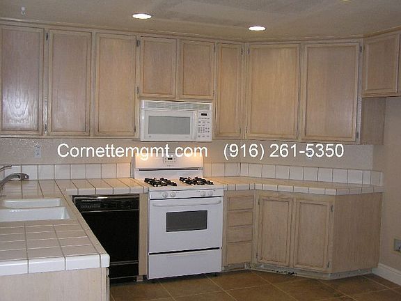 3rd image of 6537 Twin Park Dr