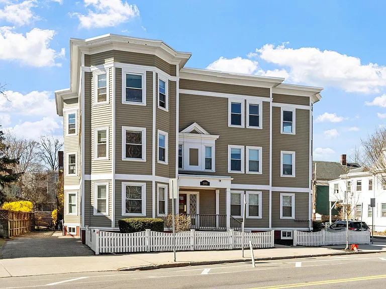 1590 Cambridge St — Photo 23