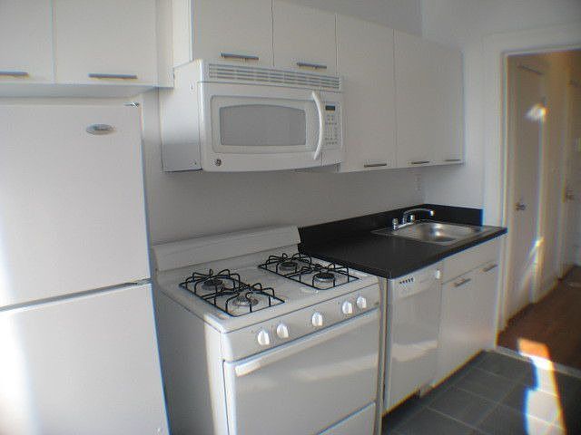1st image of 3805 Crescent St APT 5B
