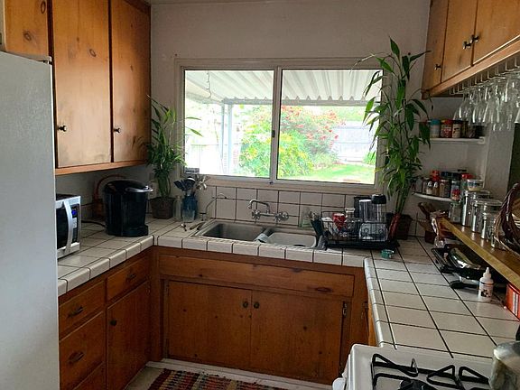 3rd image of 4634 Derrick Dr