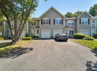 413 Green Mountain Rd, Mahwah, NJ 07430