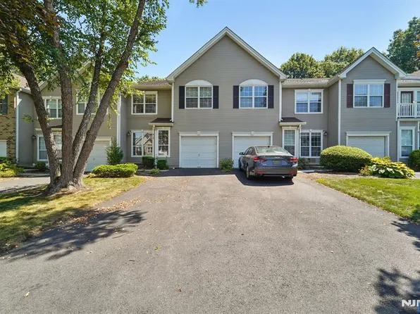 413 Green Mountain Rd, Mahwah, NJ 07430