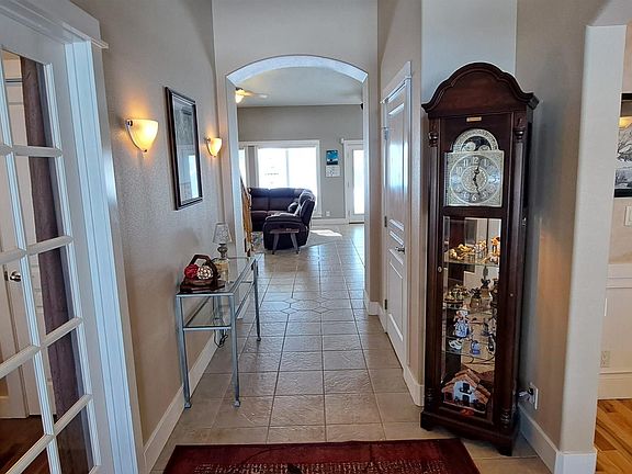3rd image of 327 W Cave Bear Ct