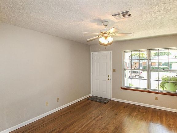 4th image of 1727 Caddell Ln