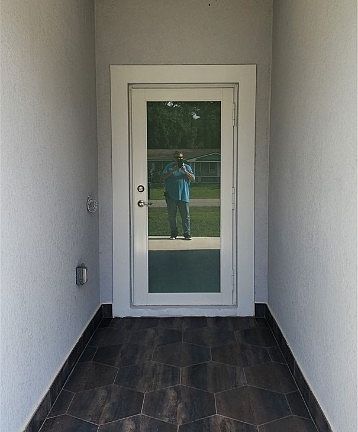 4th image of 1008 Sunrise Blvd