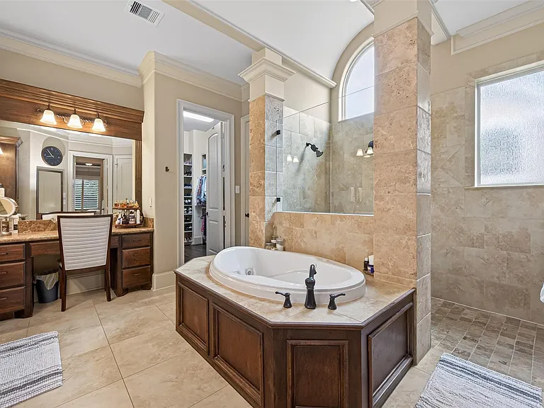 7414 Dayhill Dr — Photo 8