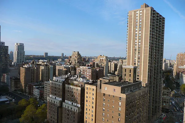 Rented by R&R Realty Partner, Inc. | media 11