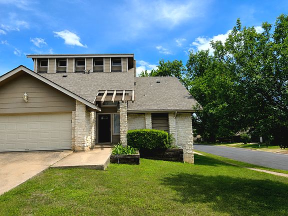2nd image of 1701 Brokenshoe Dr