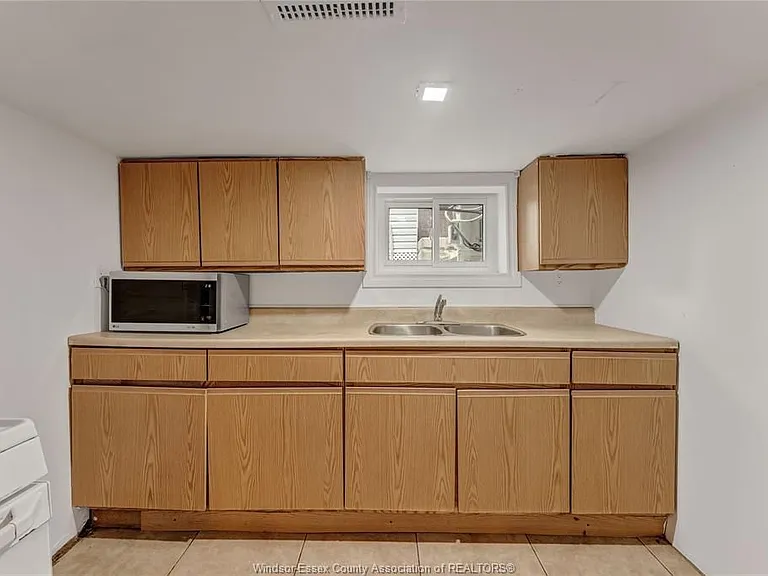 1236 Marentette Ave #LOWER — Photo 9