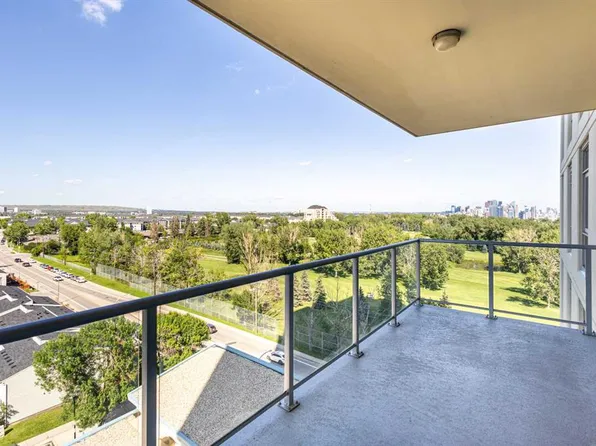 99 NW Spruce Pl SW #807, Calgary, AB T3C 3X7