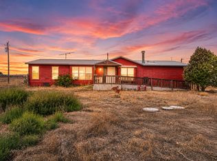 70 Clara Ln, Estancia, NM 87016