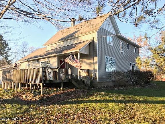 2nd image of 1051 Lincoln Lake Ave SE