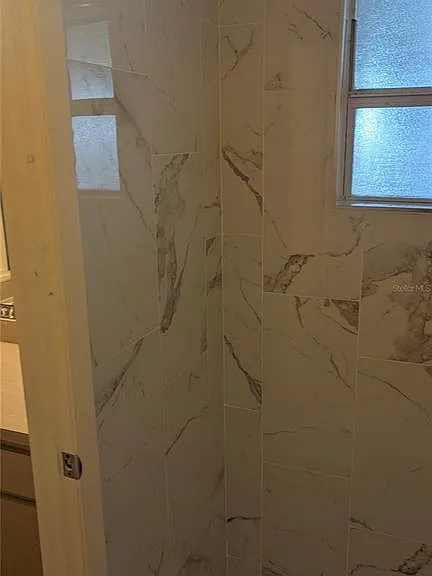 408 Lexington Dr — Photo 17