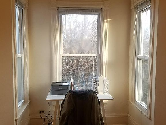 4th image of 1938 W Cuyler Ave #3