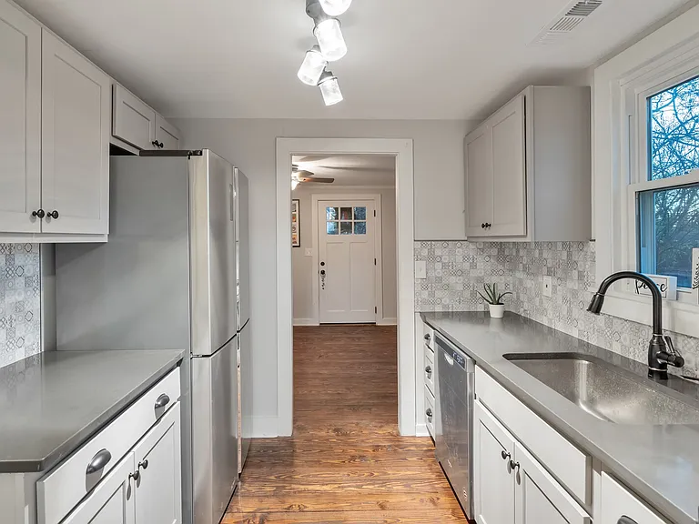 514 Drake Ave — Photo 16
