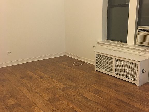 5th image of 14444 Sanford Ave APT 3H