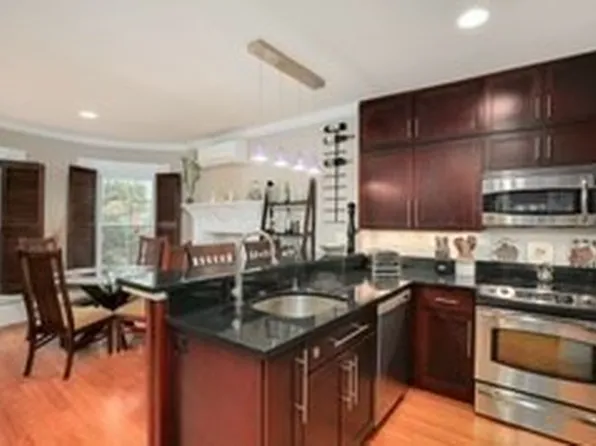 32 Rutland Sq APT 3, Boston, MA 02118