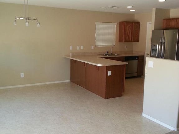 3rd image of 469 E Kelsi Ave