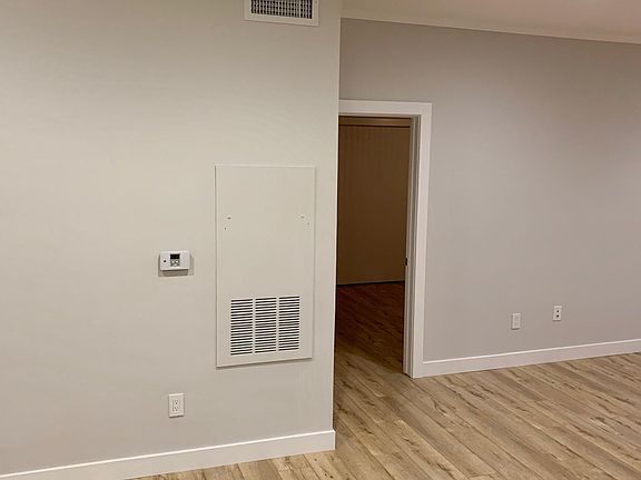 5th image of 6337 Primrose Ave APT 11