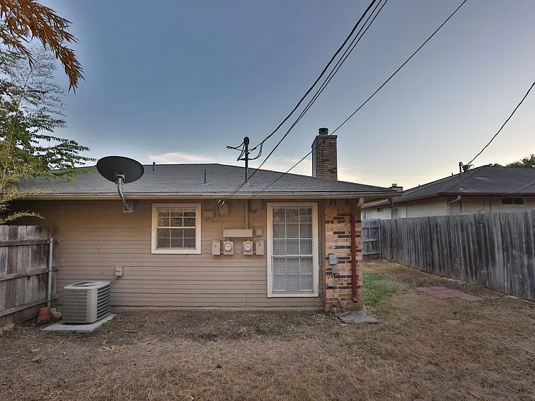 2102 Courtney St #A — Photo 11