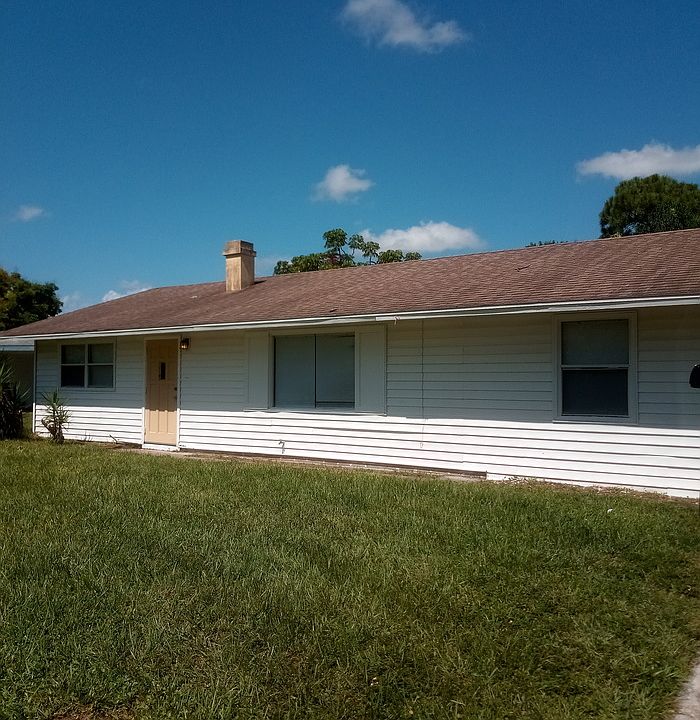 1st image of 2618 38th Ave W