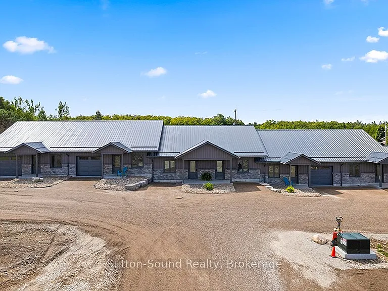 18 Maple Golf Cres #3 — Photo 37